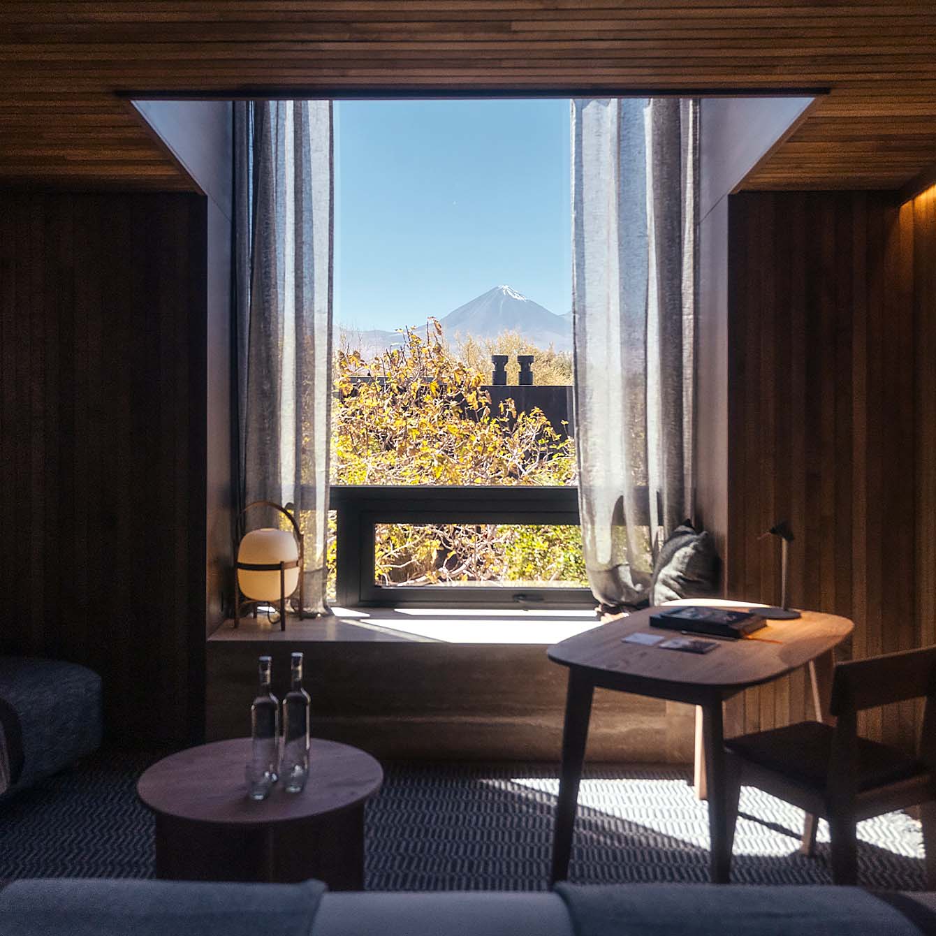 Una habitación con vistas Derecho